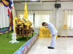 เทศบาลตำบลบ้านเขว้า จัดพิธีรับพระราชทานพระบรมฉายาลักษณ์พระบาทสมเด็จพระเจ้าอยู่หัว ที่ฉายกับสมเด็จพระนางเจ้าฯ พระบรมราชินี เพื่อมอบให้แก่ศูนย์พัฒนาเด็กเล็ก ในสังกัดเทศบาลตำบลบ้านเขว้า