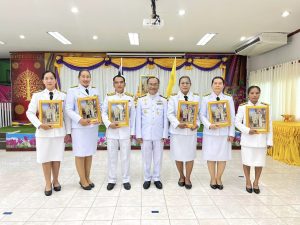 เทศบาลตำบลบ้านเขว้า จัดพิธีรับพระราชทานพระบรมฉายาลักษณ์พระบาทสมเด็จพระเจ้าอยู่หัว ที่ฉายกับสมเด็จพระนางเจ้าฯ พระบรมราชินี เพื่อมอบให้แก่ศูนย์พัฒนาเด็กเล็ก ในสังกัดเทศบาลตำบลบ้านเขว้า