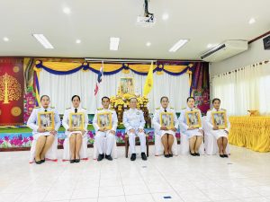 เทศบาลตำบลบ้านเขว้า จัดพิธีรับพระราชทานพระบรมฉายาลักษณ์พระบาทสมเด็จพระเจ้าอยู่หัว ที่ฉายกับสมเด็จพระนางเจ้าฯ พระบรมราชินี เพื่อมอบให้แก่ศูนย์พัฒนาเด็กเล็ก ในสังกัดเทศบาลตำบลบ้านเขว้า