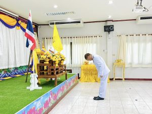 เทศบาลตำบลบ้านเขว้า จัดพิธีรับพระราชทานพระบรมฉายาลักษณ์พระบาทสมเด็จพระเจ้าอยู่หัว ที่ฉายกับสมเด็จพระนางเจ้าฯ พระบรมราชินี เพื่อมอบให้แก่ศูนย์พัฒนาเด็กเล็ก ในสังกัดเทศบาลตำบลบ้านเขว้า